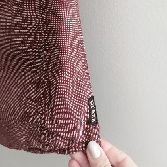 Prana Men's Borla Short Sleeve Button Up Chest Pockets Red Micro Dots Small - Picture 12 of 16